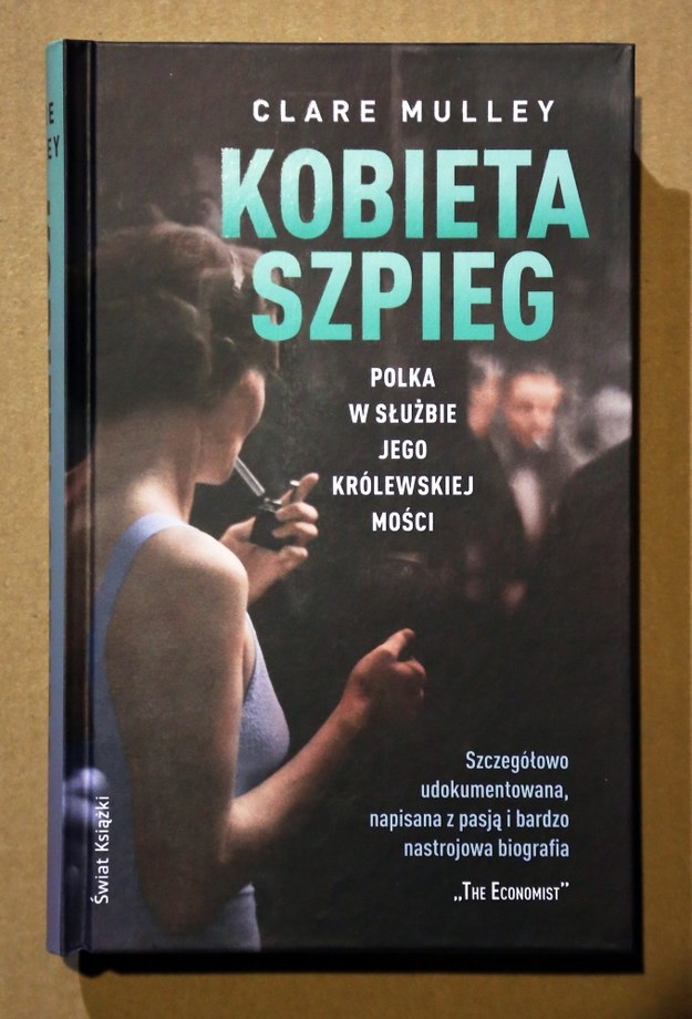 Książka "Kobieta szpieg" autorstwa Clare Mulley, poświęconej Krystynie Skarbek / 	Tomasz Gzell    /PAP