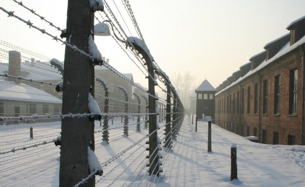 Książka o obozie Auschwitz dla dzieci. "Trzeba i powinno się mówić"