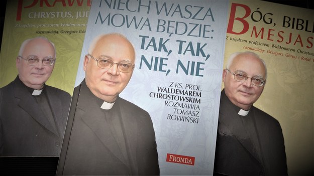 Książki ks. profesora Waldemara Chrostowskiego /Bogdan Zalewski /RMF24
