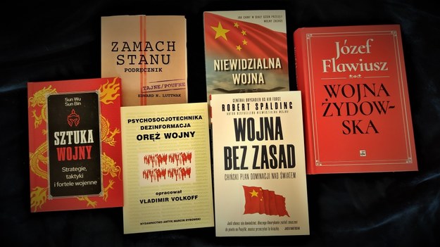księgi i książki o wojnie /Bogdan Zalewski /RMF24