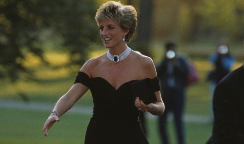 Księżna Diana wyglądała zachwycająco w "małej czarnej", do której później przylgnęła nazwa "sukienki zemsty" /Princess Diana Archive  /Getty Images