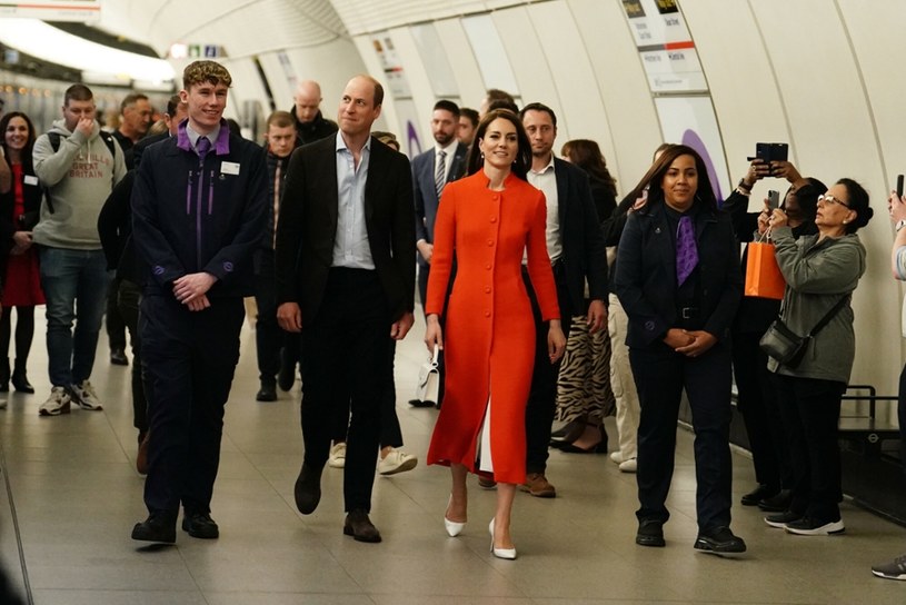 Księżna Kate i książę William odwiedzili londyńskie metro. /Jordan Pettitt/Press Association/East News /East News