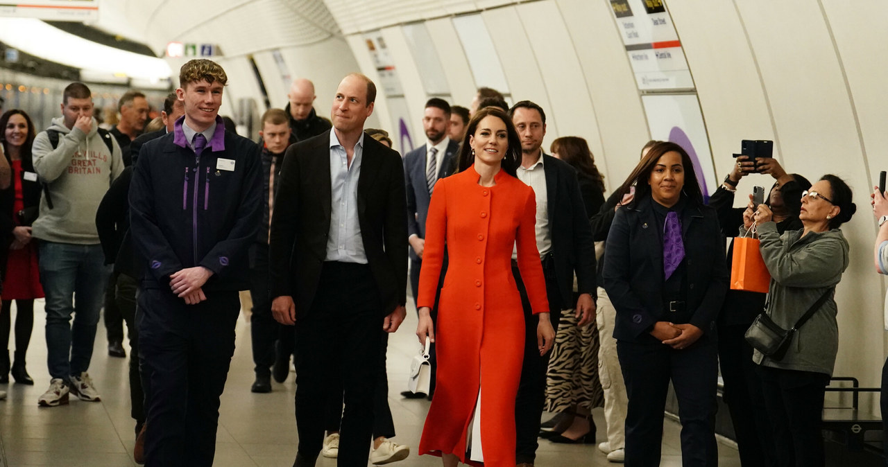 Księżna Kate i książę William odwiedzili londyńskie metro. /Jordan Pettitt/Press Association/East News /East News