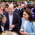Księżna Kate i książę William pokazali się na ulicznej imprezie koronacyjnej. William dostał piwo