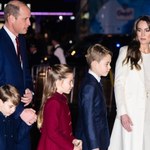 Księżna Kate i książę William z dziećmi na świątecznej kartce. Zrobili to specjalnie?