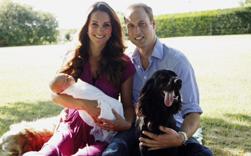 Księżna Kate i książę William z małym Georgem /Handout /Getty Images
