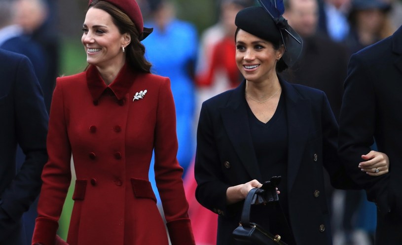Księżna Kate i Meghan Markle w drodze na świąteczną mszę /Stephen Pond /Getty Images