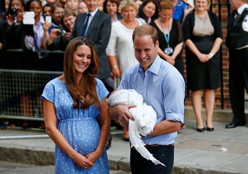 Księżna kate, książę William i maly George /AFP