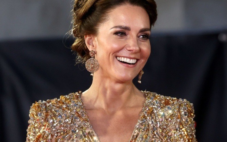 Księżna Kate na premierze o przygodach Jamesa Bonda pojawiła się w zachwycającej kreacji /Chris Jackson / Staff  /Getty Images