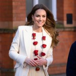 Księżna Kate pojawiła się cała na biało. Uwagę przyciąga jeden szczegół