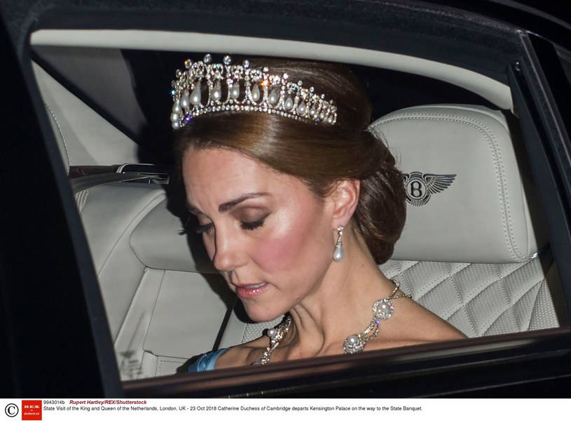 Księżna Kate rzadko pokazuje się w tak kosztownej biżuterii /East News