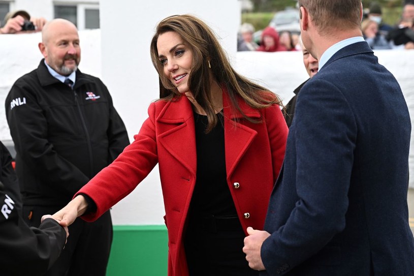 Księżna Kate w czerwonym płaszczu wywołała poruszenie w Walii /WPA Pool /Getty Images