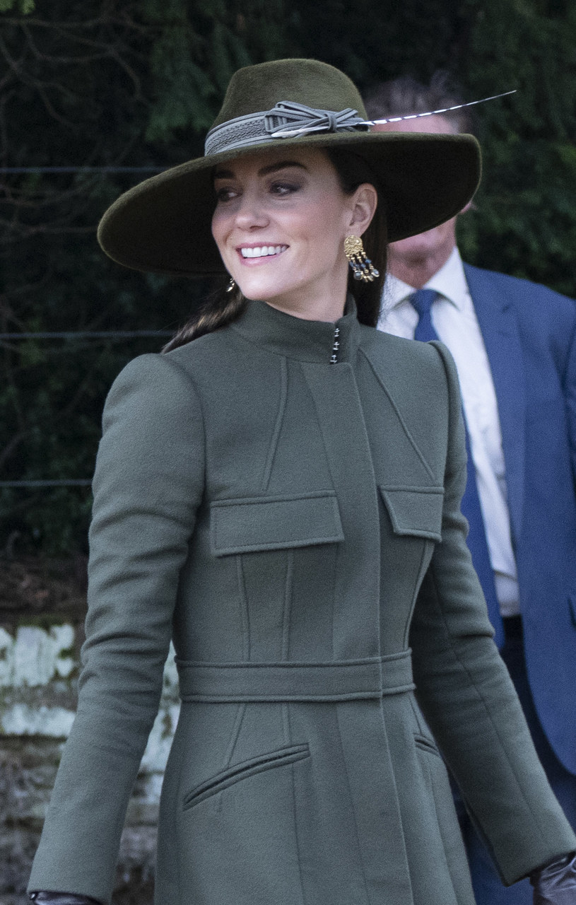 Księżna Kate w kolczykach od księcia Williama /Samir Hussein /Getty Images