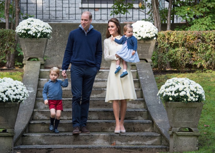 Księżna Kate w swoich fotografiach stawia na naturalność. Obserwuje dzieci tak długo, aż uchwyci odpowiedni moment /Getty Images