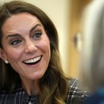 Księżna Kate wyszła i uwagę przyciągnęła jej twarz. Wszyscy patrzyli na jedno 