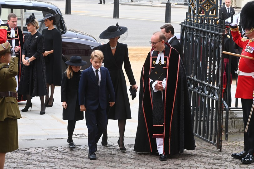 Księżna Kate z córką i synem podczas pogrzebu królowej Elżbiety II /WPA Pool /Getty Images