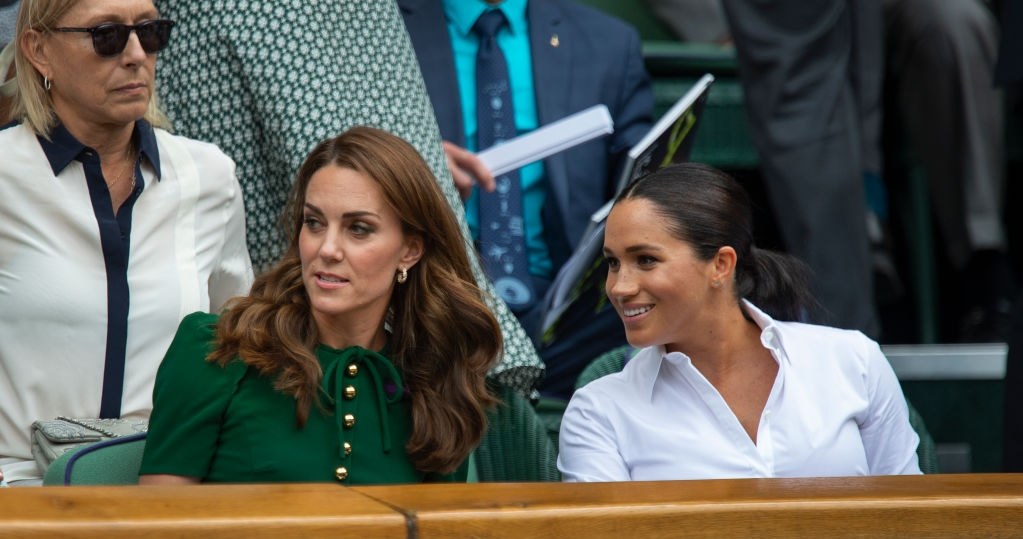 Księżna Kate z Meghan Markle podczas Wimbledonu w 2019 r. /Visionhaus /Getty Images