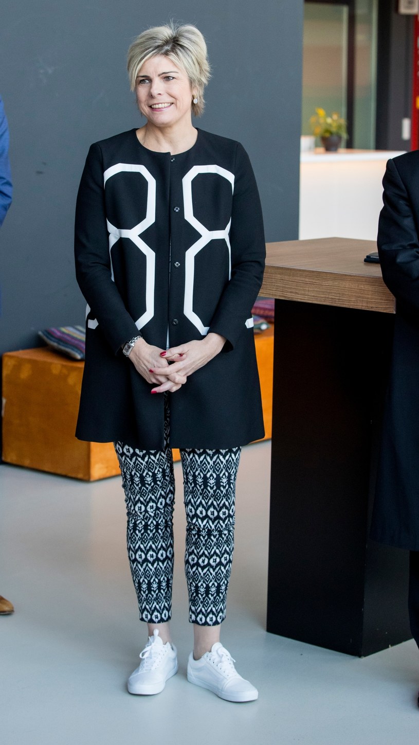 Księżna Laurentien wie, jak połączyć luz i elegancję /Getty Images