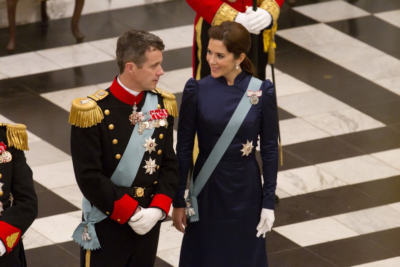 Księżna Maria wygląda zarówno dobrze w sukniach z weluru, jak i z satyny /Julian Parker / Contributor /Getty Images