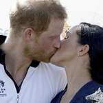 Księżna Meghan i książę Harry w czułym pocałunku. Chyba się zapomnieli!