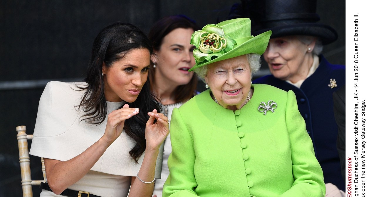 Księżna Meghan w towarzystwie królowej Elżbiety wydaje się być zrelaksowana i zachowuje się swobodnie /East News