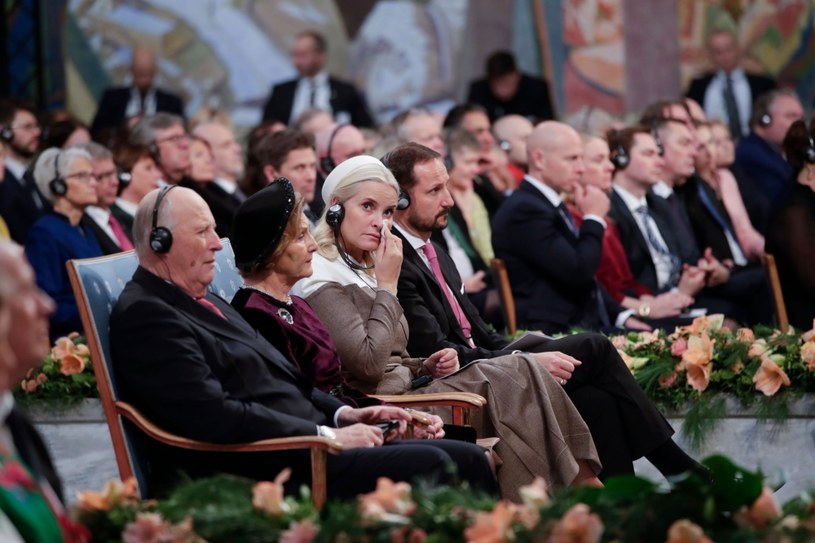 Księżna Mette-Marit nie kryła wzruszenia podczas  rozdania Pokojowej Nagrody Nobla /AFP