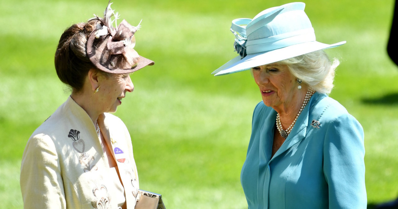 Księżniczka Anna i królowa małżonka Camilla /Rex Features /East News