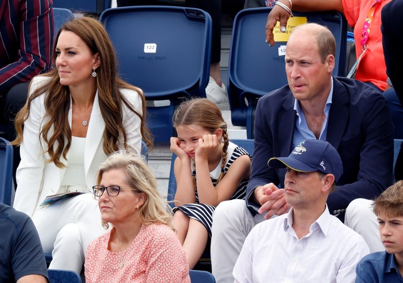 Księżniczka Charlotte z rodzicami Kate i Williamem /Max Mumby /Getty Images