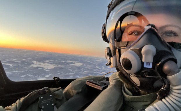 Księżniczka Wiktoria na pokładzie Gripena. Następczyni tronu poznała tajemnice obrony Szwecji