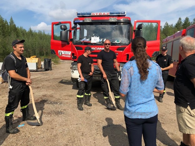 Księżniczka Wiktoria w trakcie rozmowy ze strażakami z Polski /Foto: Kungahuset.se/Facebook /