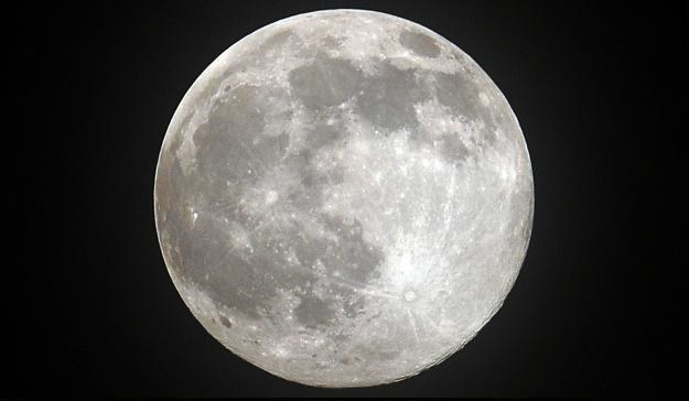 Księżyc skrywa przed nami wiele tajemnic /AFP