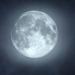 Księżycowe plamy nadzieją na budowę tarczy magnetycznych