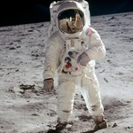 Księżycowy pył z misji Apollo 11 sprzedany na aukcji. Kwota robi wrażenie