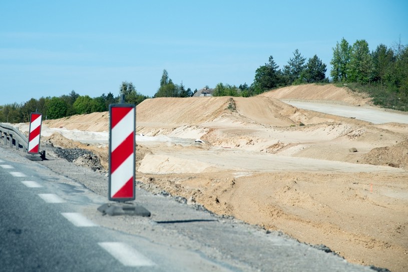 Kto dokończy budowę drogi? /Wojciech Stróżyk /Reporter