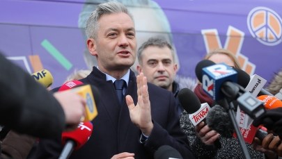 Kto finansuje partię Wiosna? Wymijająca odpowiedź Biedronia