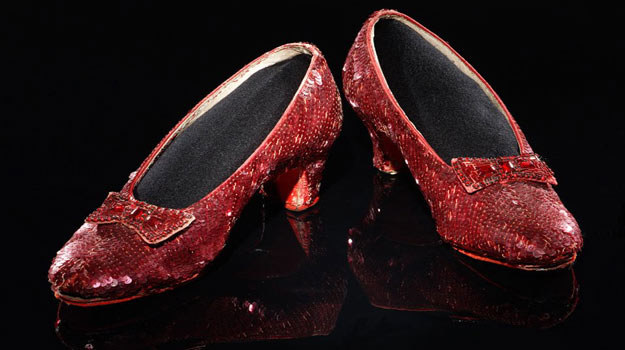 Kto kupie rubinowe pantofelki Judy Garland? /materiały prasowe