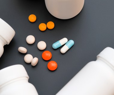 Kto ma lek. Jak sprawdzić dostępność antybiotyku w aptece?