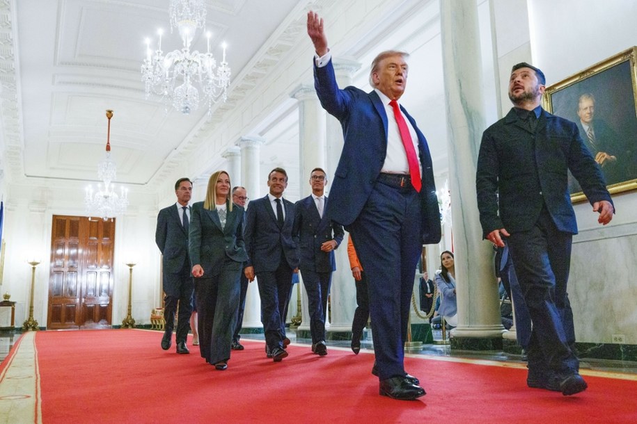 Kto miał dzwonić i do kogo? /Cover Images/East News /East News