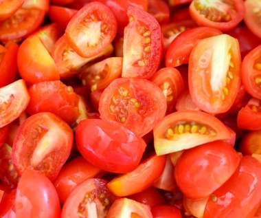 Kto nie powinien jeść pomidorów? Choć pełne potasu, mogą nasilać przykre objawy