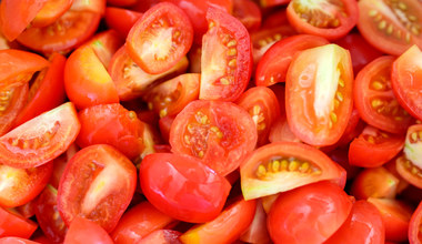Kto nie powinien jeść pomidorów? Choć pełne potasu, mogą nasilać przykre objawy