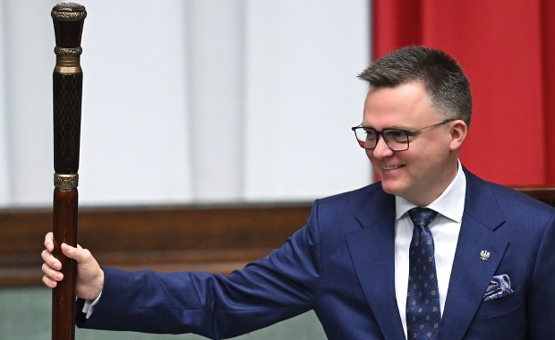 Kto płaci za podróże Szymona Hołowni?