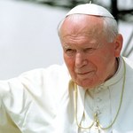 Kto straci na "dojeżdżaniu" Jana Pawła II