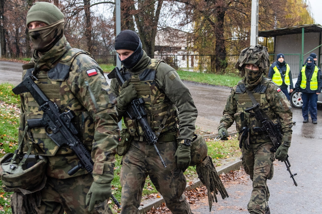 Kto wystrzelił rakietę, która spadła w Przewodowie? "Na stole wciąż są dwie opcje"