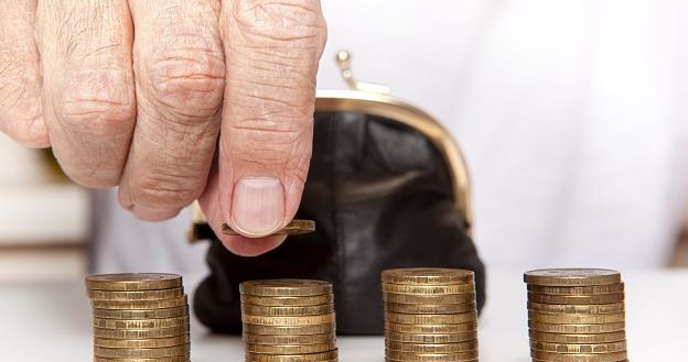 Kto zapłaci za obniżenie wieku emerytalnego? /&copy;123RF/PICSEL