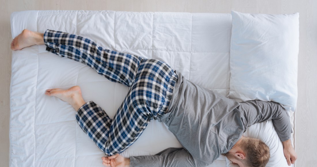 Która pozycja do spania jest najlepsza dla naszego zdrowia? /123RF/PICSEL