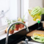 Który płyn do mycia naczyń jest najskuteczniejszy? Eksperci ocenili 