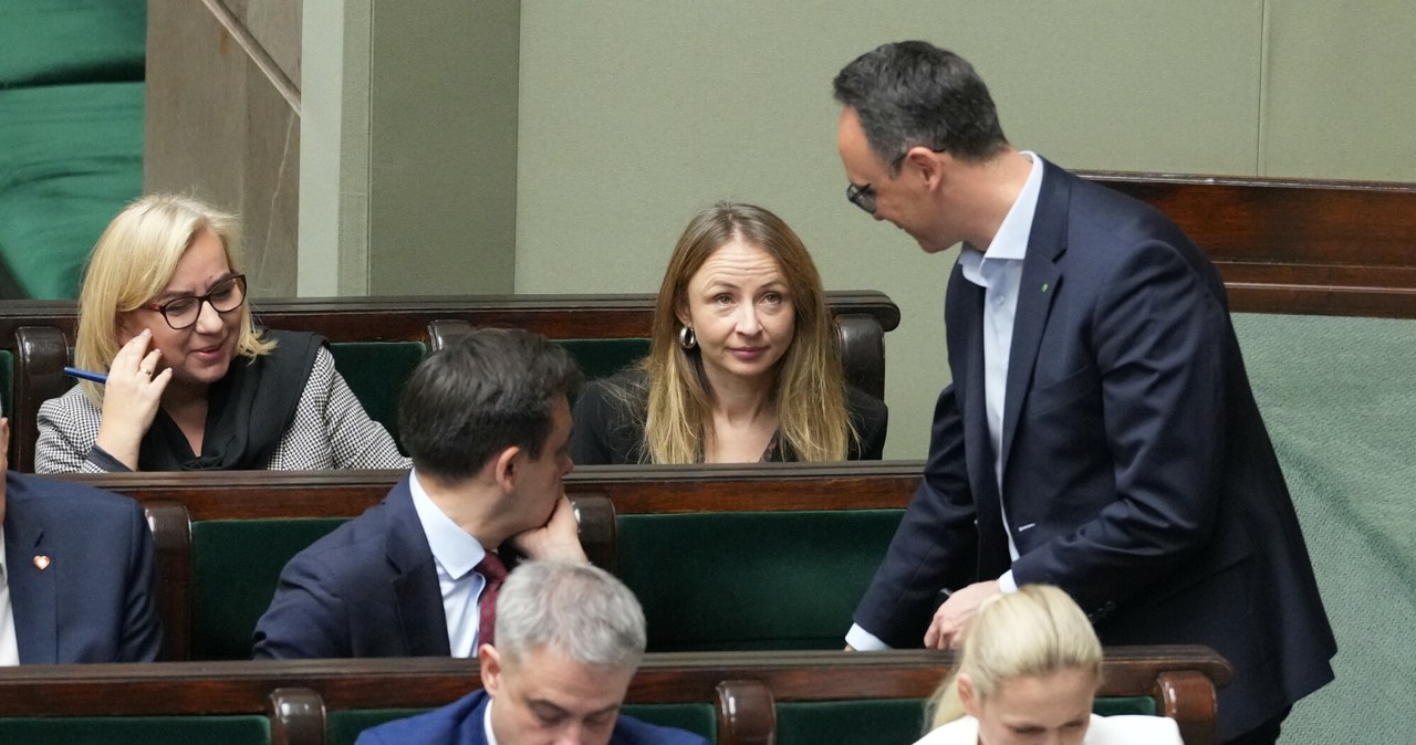 Którzy parlamentarzyści pobierają pieniądze na wynajem mieszkania? Na liście są m.in. Dariusz Klimczak, Paulina Hennig-Kloska oraz Agnieszka Dziemianowicz-Bąk /Marysia Zawada /Reporter