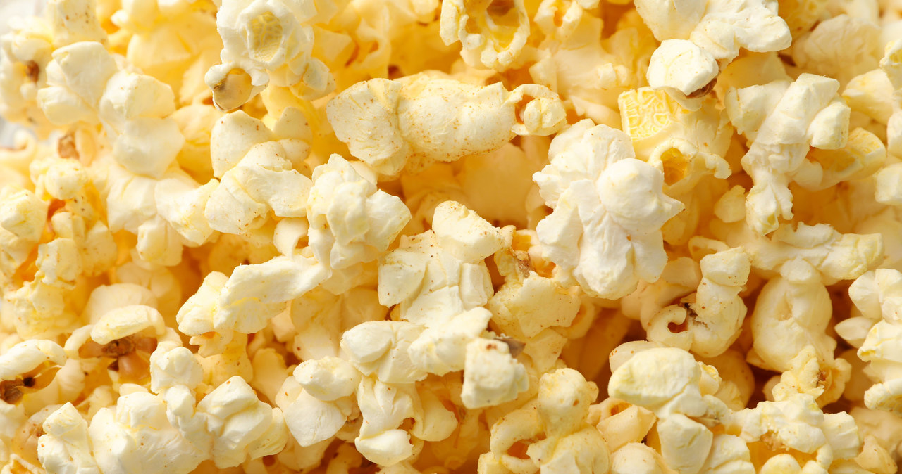 Którzy z nas nie mają od czasu do czasu ochoty na popcorn? /123RF/PICSEL