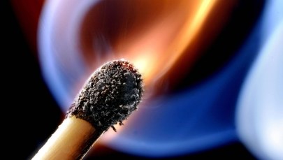 Ktoś podpalił 50-latkę? Poparzoną kobietę, idącą poboczem, zauważyli przechodnie