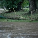 Ktoś przekopał wał koparką w Jeleniej Górze. Jest śledztwo